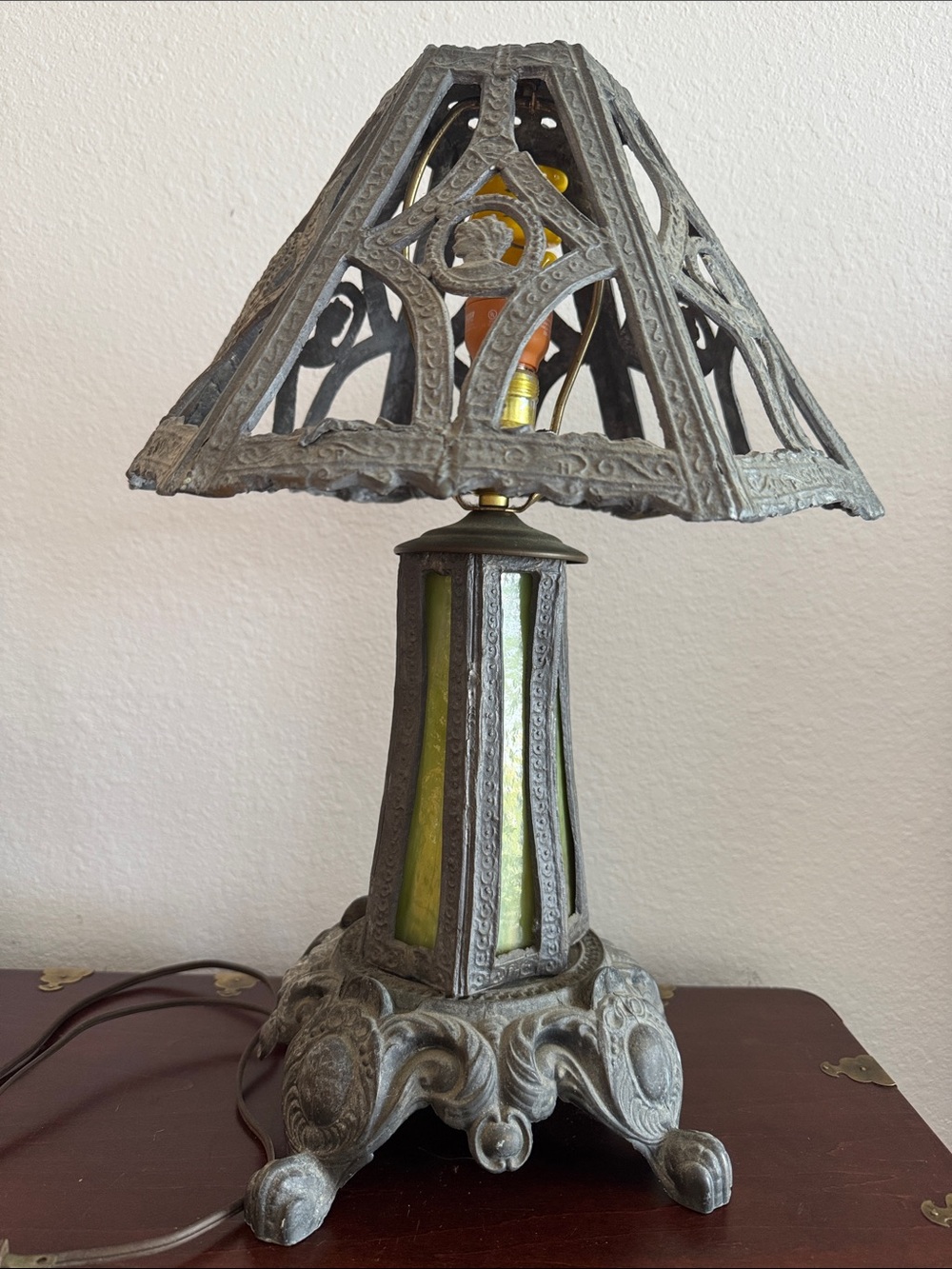 Vintage-Style Ornate Table Lamp in Olive Green
